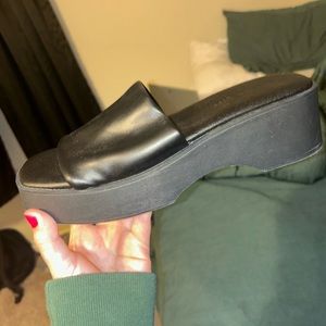 madden girl size 8 simi platform sandals they are super cute and only worn once